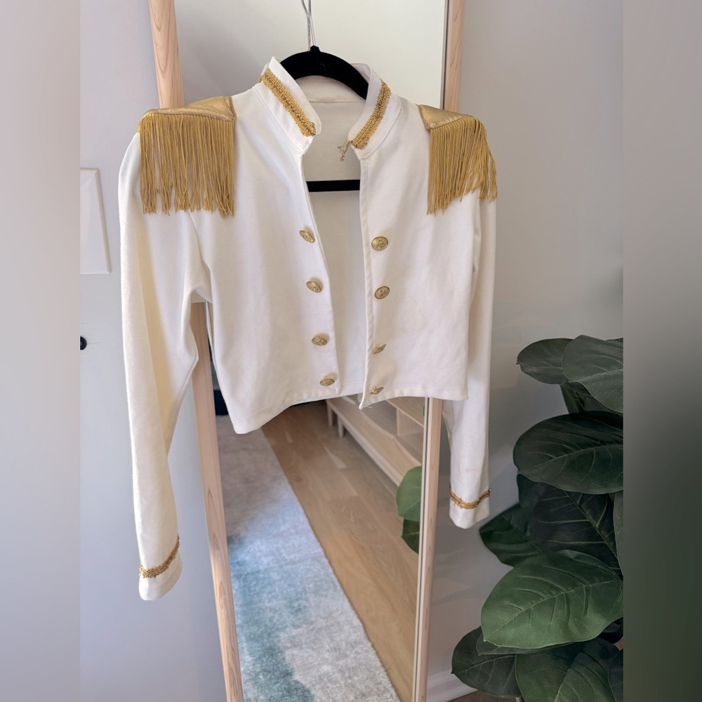 Vintage crop white jacket